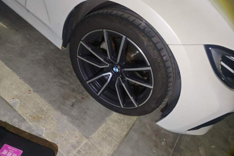 Used BMW 3 Series 2022 325Li M Sport Package Right Front Wheel Hub