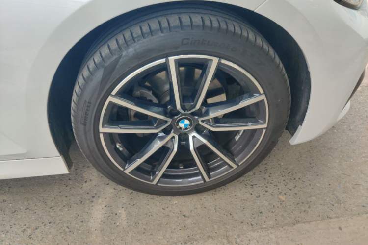Used BMW 3 Series 2022 325Li M Sport Package Right Front Wheel Hub