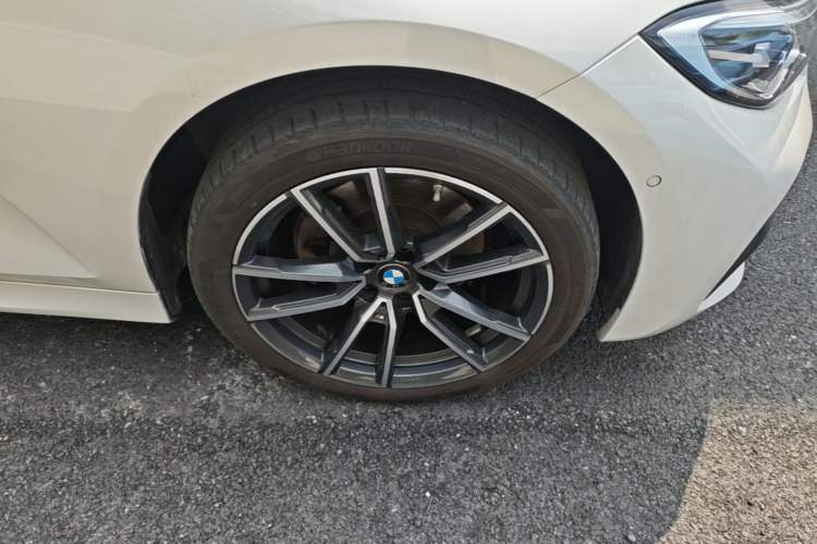Used BMW 3 Series 2022 325Li M Sport Package Right Front Wheel Hub