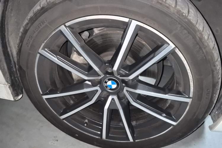 Used BMW 3 Series 2022 320Li M Sport Package Right Front Wheel Hub