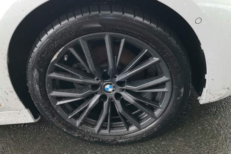 Used BMW 3 Series 2022 Restyled 325Li M Sport Night Edition Package Right Front Wheel Hub