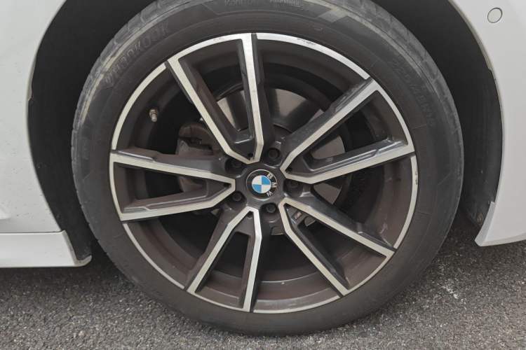 Used BMW 3 Series 2022 Updated 325Li M Sport Package Right Front Wheel Hub