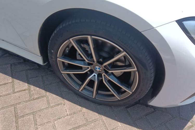 Used BMW 3 Series 2022 320Li M Sport Package Right Front Wheel Hub