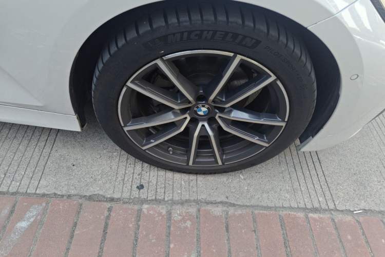 Used BMW 3 Series 2022 Updated 325Li M Sport Package Right Front Wheel Hub