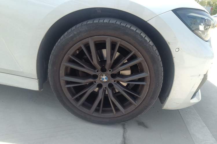 Used BMW 3 Series 2022 325i M Sport Night Edition Package Right Front Wheel Hub