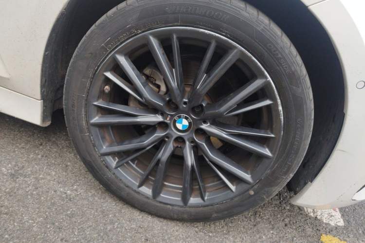 Used BMW 3 Series 2022 325Li M Sport Night Edition Package Right Front Wheel Hub