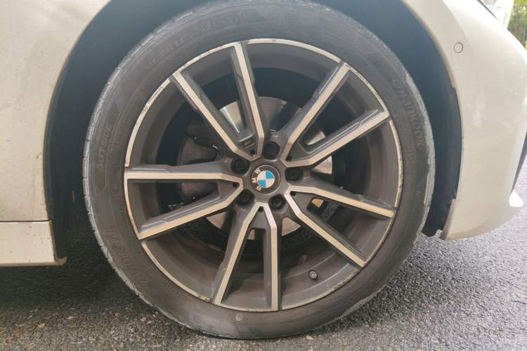 Used BMW 3 Series 2022 Updated 325Li M Sport Package Right Front Wheel Hub