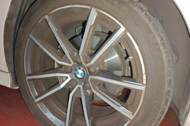 Used BMW 3 Series 2022 Updated 325Li M Sport Package Right Front Wheel Hub
