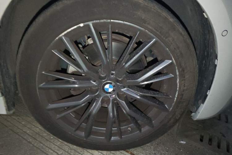 Used BMW 3 Series 2022 325Li M Sport Night Edition Package Right Front Wheel Hub