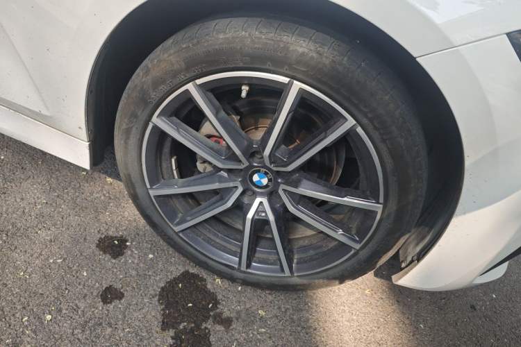 Used BMW 3 Series 2022 325Li M Sport Package Right Front Wheel Hub