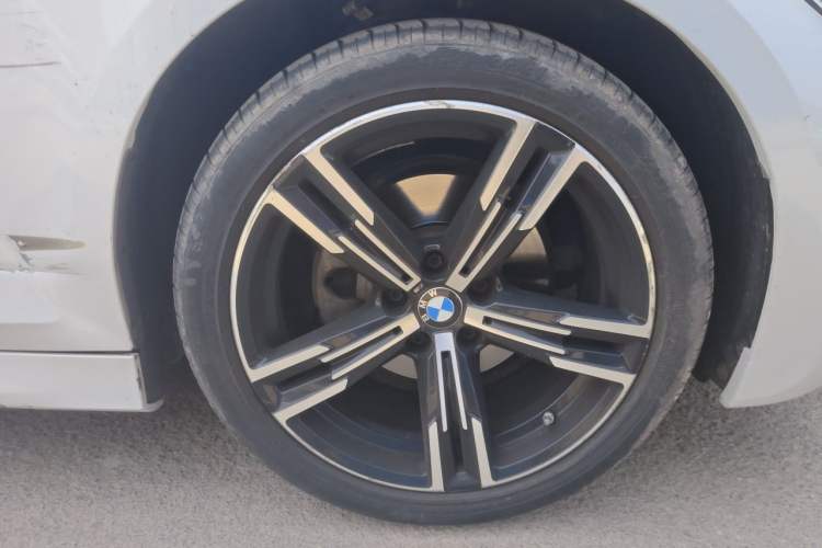 Used BMW 3 Series 2022 325i M Sport Package Right Front Wheel Hub