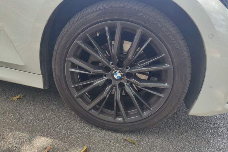 Used BMW 3 Series 2022 325i M Sport Night Edition Package Right Front Wheel Hub