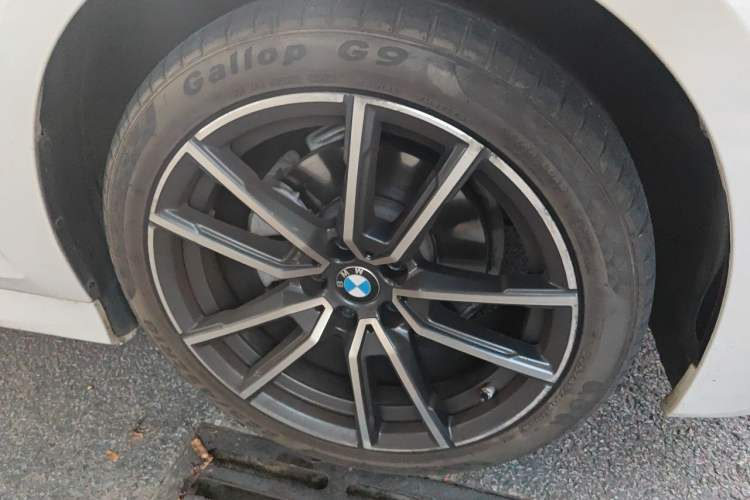 Used BMW 3 Series 2022 Updated 325Li M Sport Package Right Front Wheel Hub