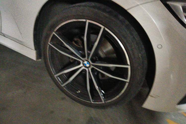 Used BMW 3 Series 2022 Updated 325i M Sport Package Right Front Wheel Hub