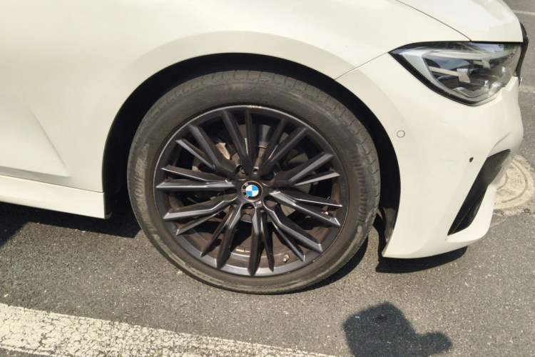 Used BMW 3 Series 2022 325Li M Sport Night Edition Package Right Front Wheel Hub