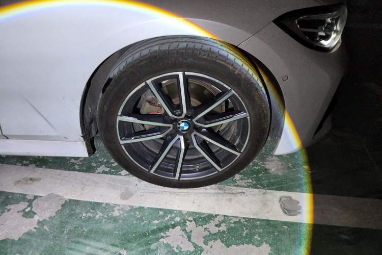Used BMW 3 Series 2022 320Li M Sport Package Right Front Wheel Hub