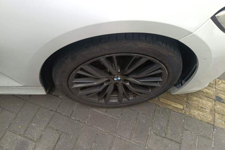 Used BMW 3 Series 2022 325Li M Sport Night Edition Package Right Front Wheel Hub