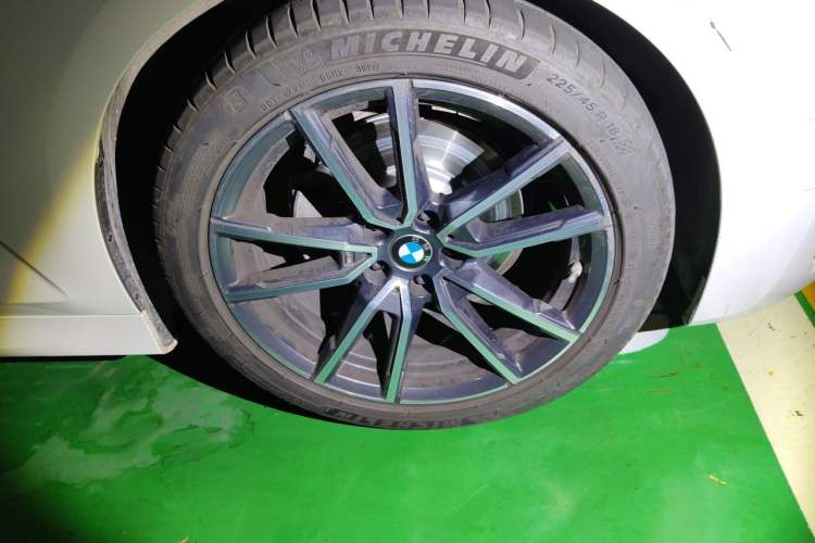 Used BMW 3 Series 2022 325Li M Sport Package Right Front Wheel Hub