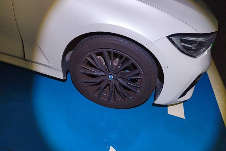 Used BMW 3 Series 2022 325Li M Sport Night Edition Package Right Front Wheel Hub