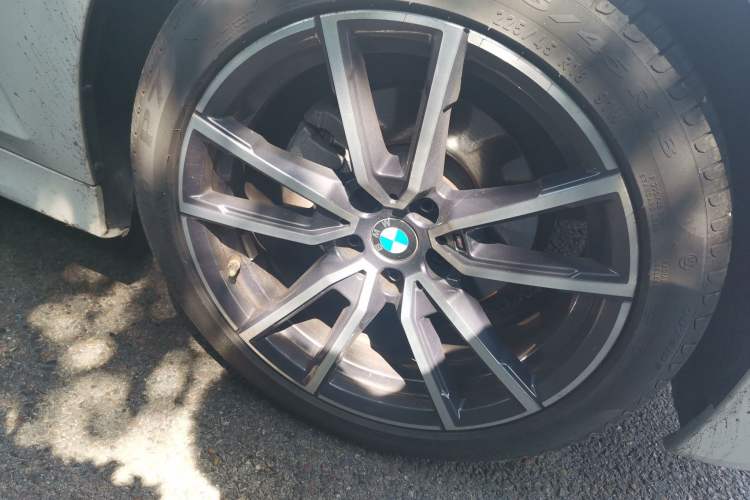 Used BMW 3 Series 2022 325Li M Sport Package Right Front Wheel Hub
