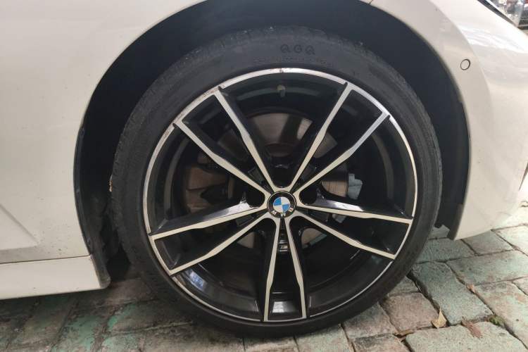 Used BMW 3 Series 2022 330Li xDrive M Sport Night Edition Package Right Front Wheel Hub