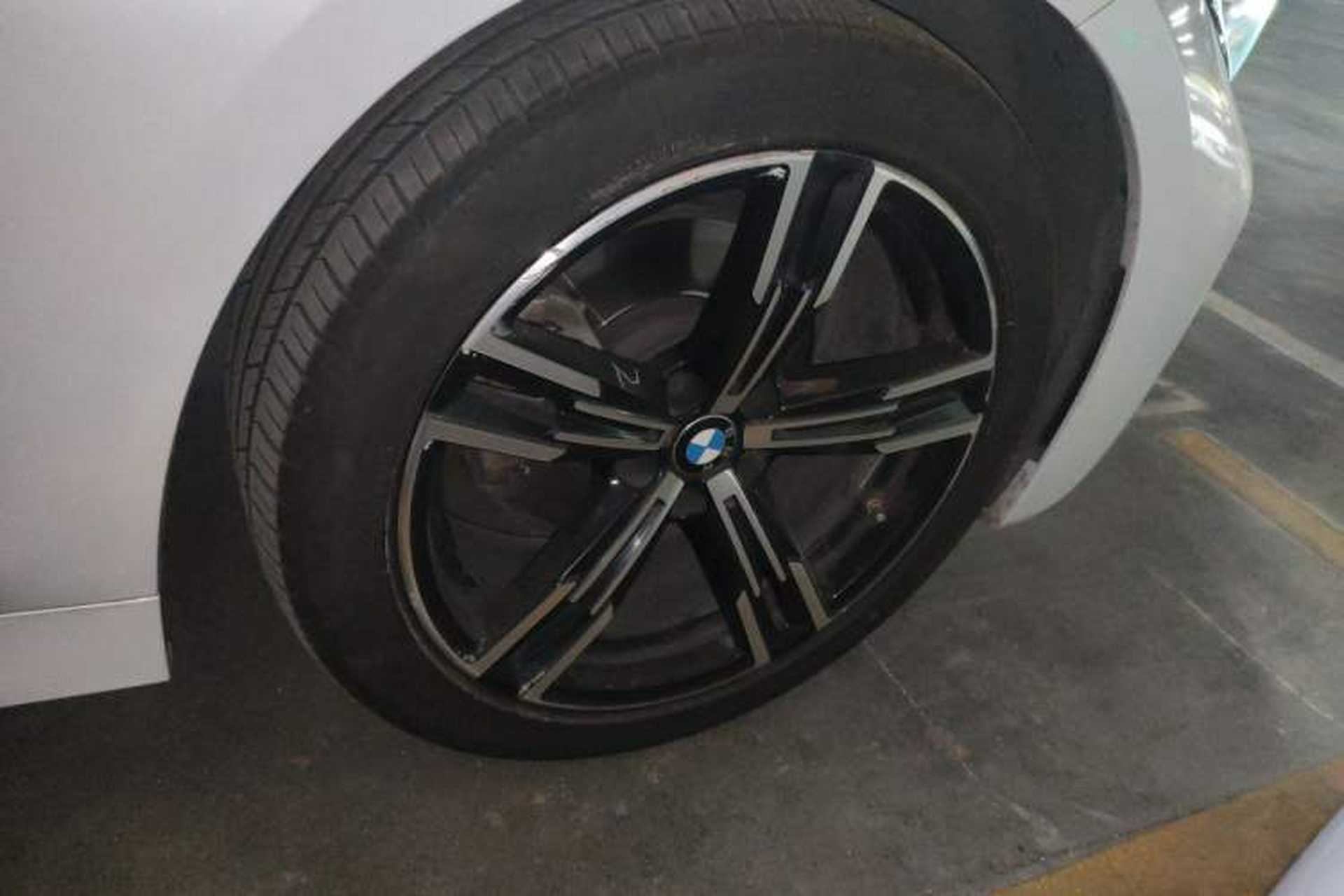 Used BMW 3 Series 2022 325i M Sport Package Right Front Wheel Hub