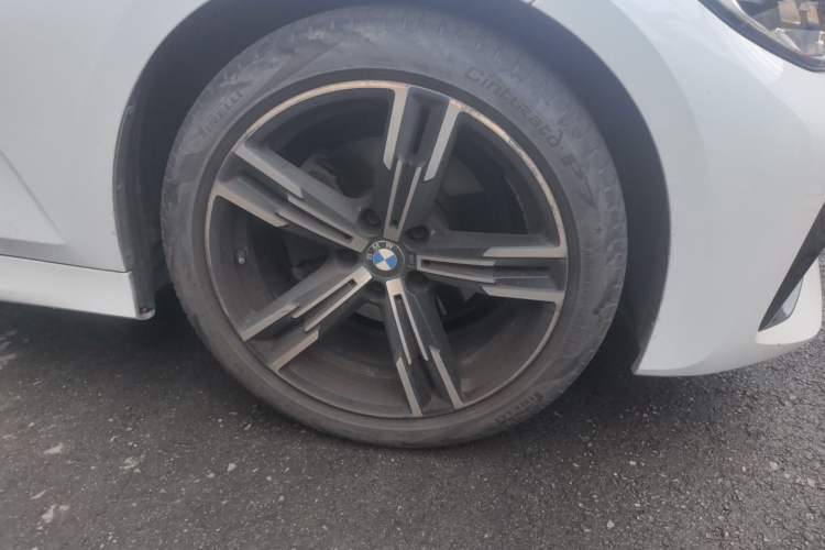 Used BMW 3 Series 2022 Updated 325i M Sport Package Right Front Wheel Hub