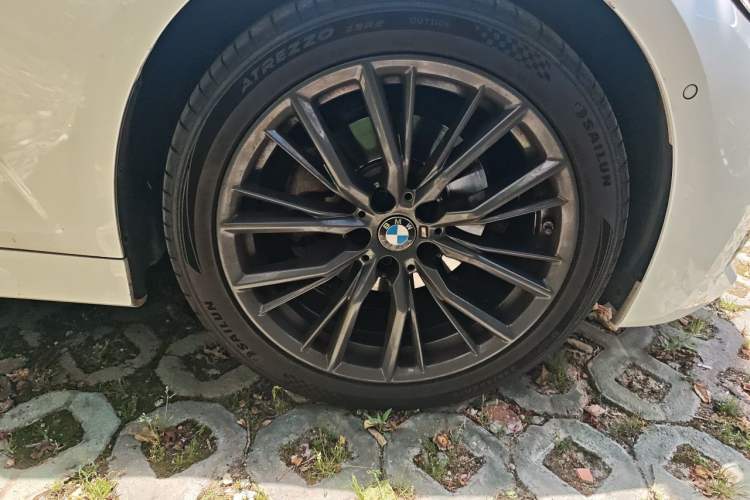 Used BMW 3 Series 2022 Revised 325i M Sport Night Edition Package Right Front Wheel Hub