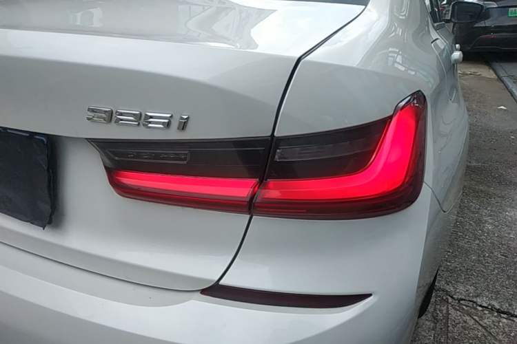 Used BMW 3 Series 2022 325i M Sport Package Right Rear Taillight