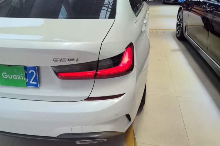 Used BMW 3 Series 2022 325i M Sport Package Right Rear Taillight