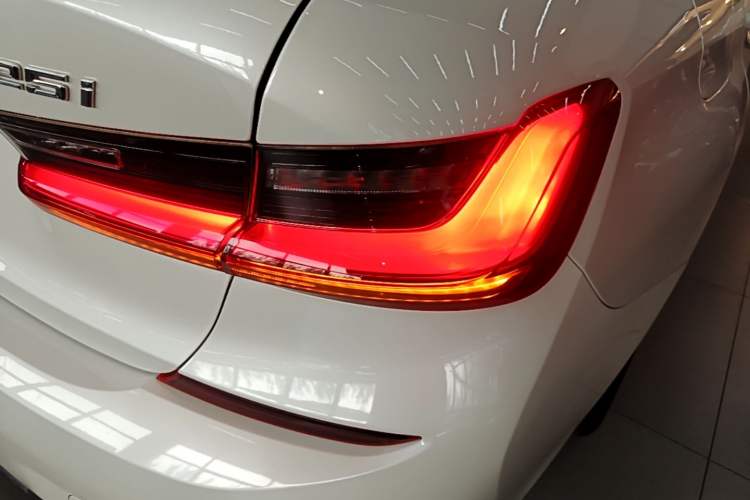 Used BMW 3 Series 2022 325i M Sport Package Right Rear Taillight