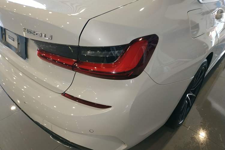 Used BMW 3 Series 2022 Restyled 320Li M Sport Package Right Rear Taillight