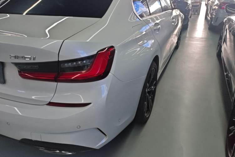 Used BMW 3 Series 2022 325i M Sport Package Right Rear Taillight