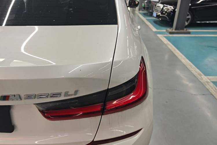 Used BMW 3 Series 2022 Restyled 320Li M Sport Package Right Rear Taillight