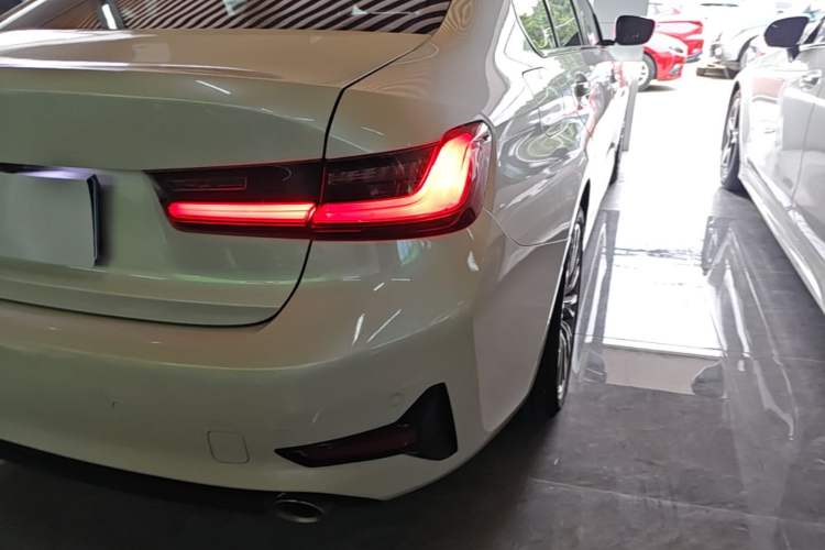 Used BMW 3 Series 2022 320i Sport Package Right Rear Taillight