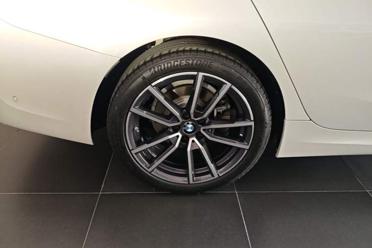 Used BMW 3 Series 2022 Updated 325Li M Sport Package Right Rear Wheel Hub
