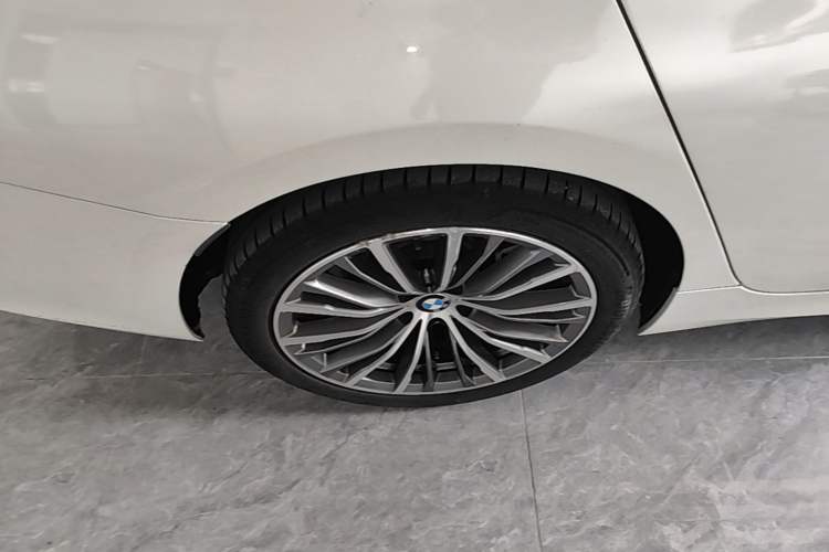 Used BMW 3 Series 2022 320i Sport Package Right Rear Wheel Hub