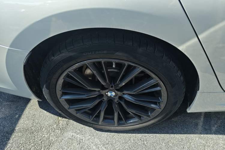Used BMW 3 Series 2022 325i M Sport Night Edition Package Right Rear Wheel Hub