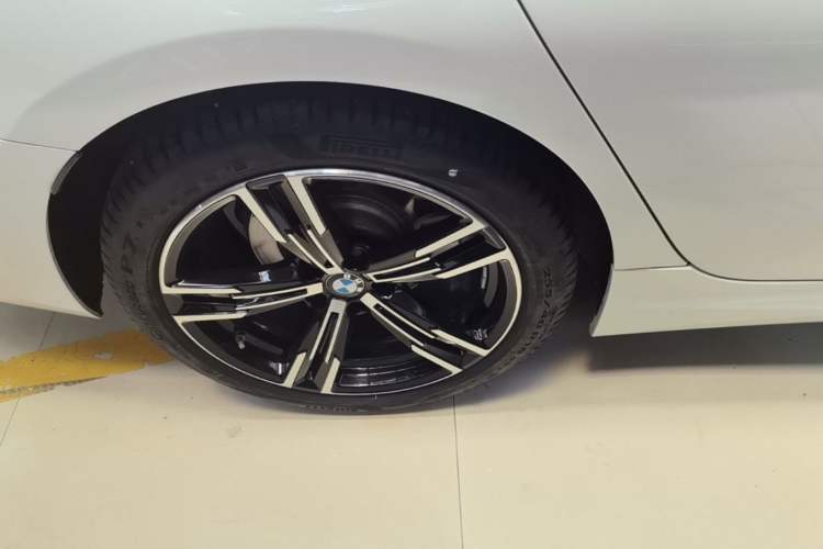 Used BMW 3 Series 2022 325i M Sport Package Right Rear Wheel Hub