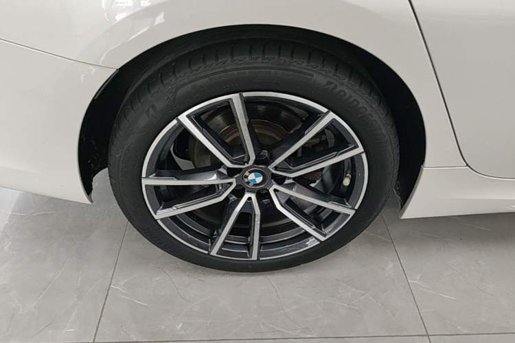 Used BMW 3 Series 2022 325Li M Sport Package Right Rear Wheel Hub