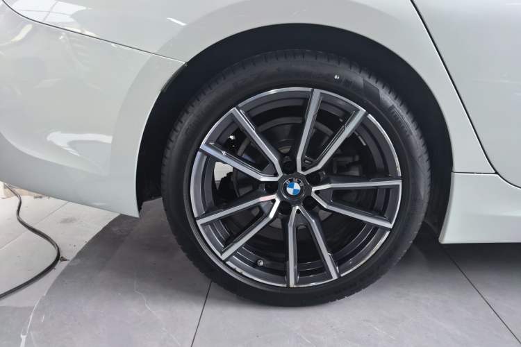 Used BMW 3 Series 2022 325Li M Sport Package Right Rear Wheel Hub