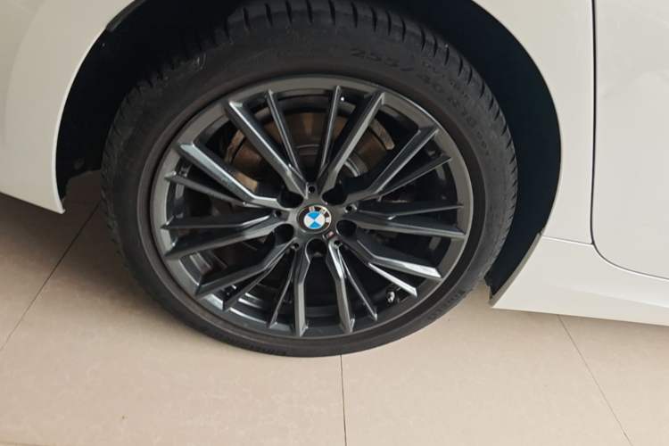 Used BMW 3 Series 2022 325Li M Sport Night Edition Package Right Rear Wheel Hub