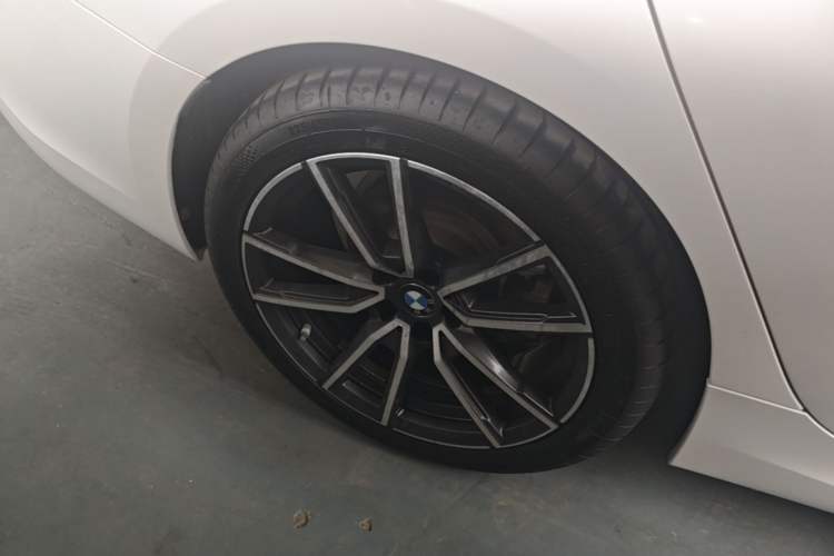 Used BMW 3 Series 2022 325Li M Sport Package Right Rear Wheel Hub
