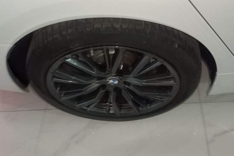 Used BMW 3 Series 2022 325Li M Sport Night Edition Package Right Rear Wheel Hub