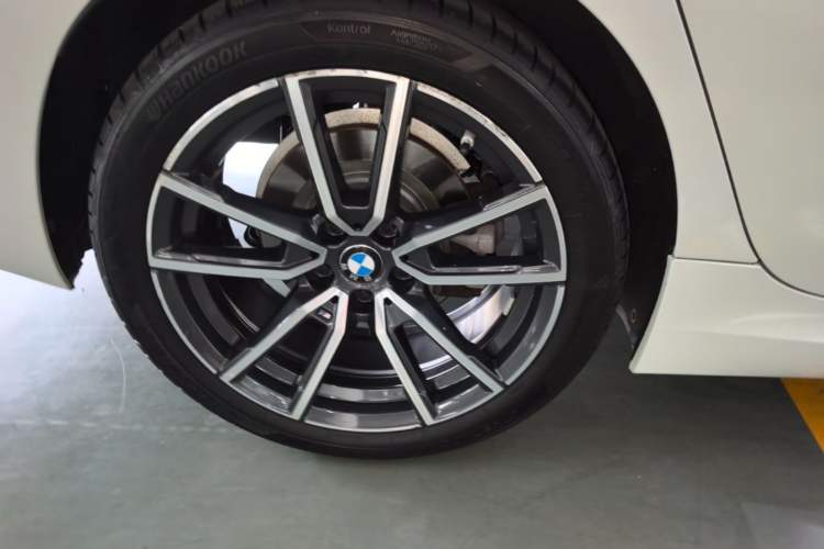Used BMW 3 Series 2022 Restyled 320Li M Sport Package Right Rear Wheel Hub