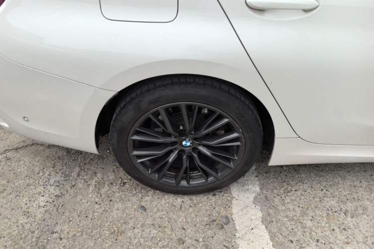 Used BMW 3 Series 2022 325Li M Sport Night Edition Package Right Rear Wheel Hub