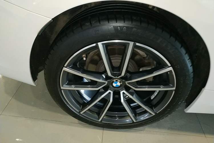 Used BMW 3 Series 2022 Restyled 320Li M Sport Package Right Rear Wheel Hub