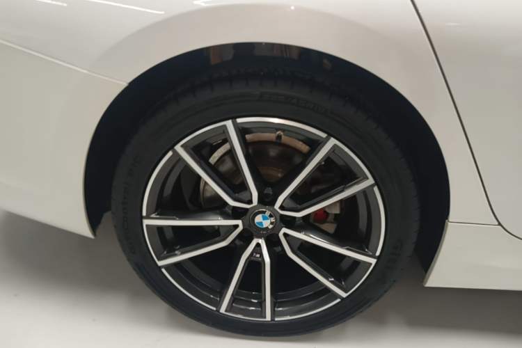 Used BMW 3 Series 2022 325Li M Sport Package Right Rear Wheel Hub