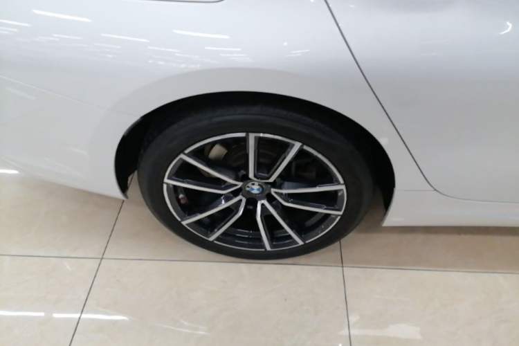 Used BMW 3 Series 2022 325Li M Sport Package Right Rear Wheel Hub