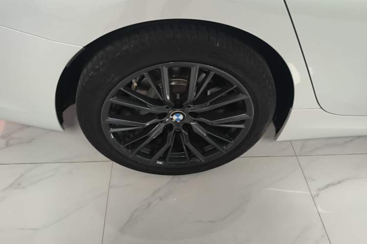 Used BMW 3 Series 2022 325Li M Sport Night Edition Package Right Rear Wheel Hub